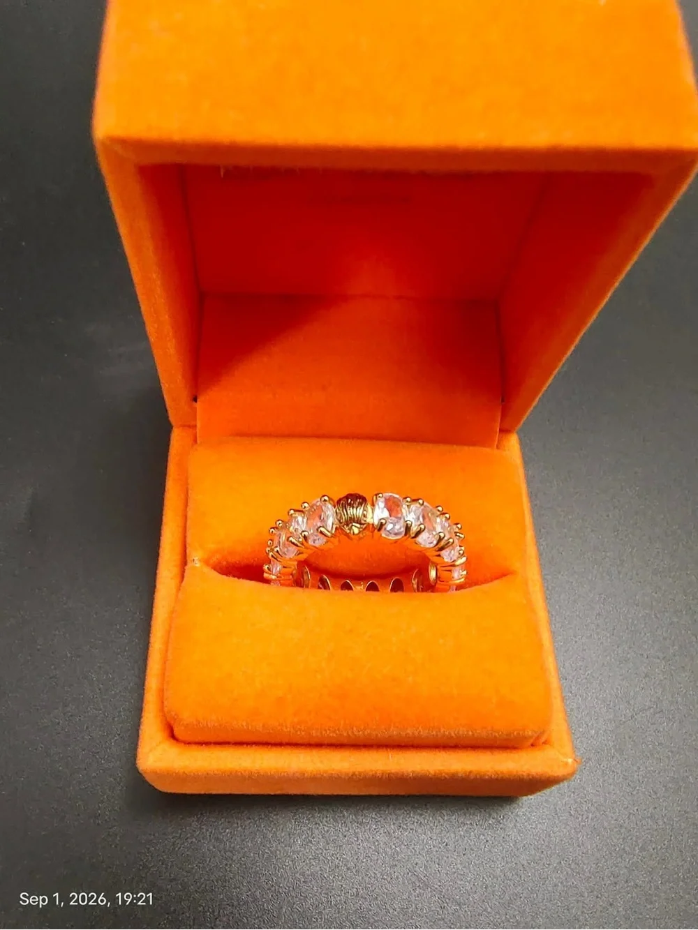 New in box Kurt Geiger Eagle Clear And Gold Eternity Ring Size 7 ( without tags